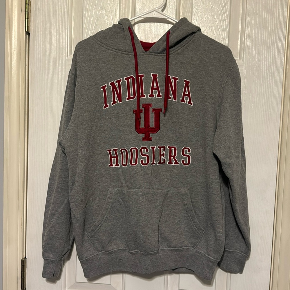 Colosseum ladies Indiana university sweatshirt, size medium